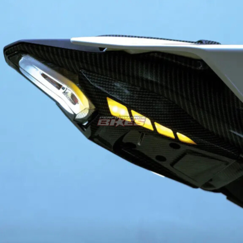 R15V4 TAIL LIGHT
